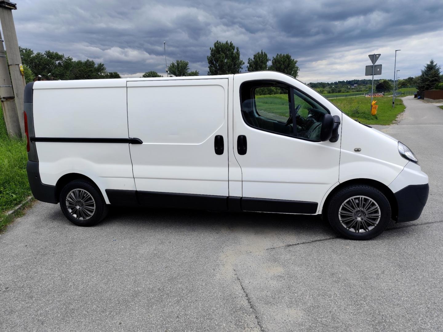 Renault Trafic Lift Long 2.0 DCI 115KM 2007R