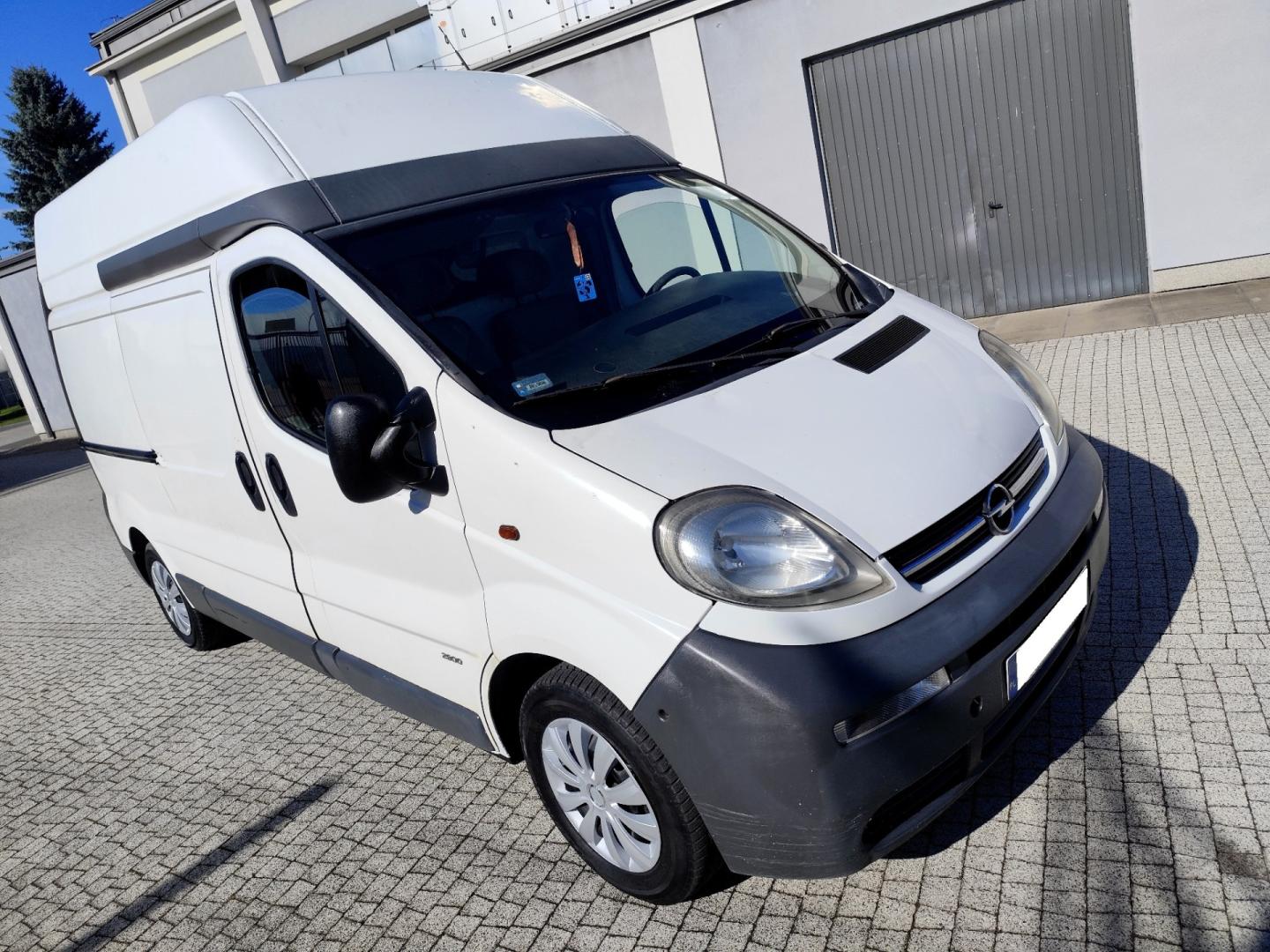Opel Vivaro 1.9 83KM 2004 Rok
