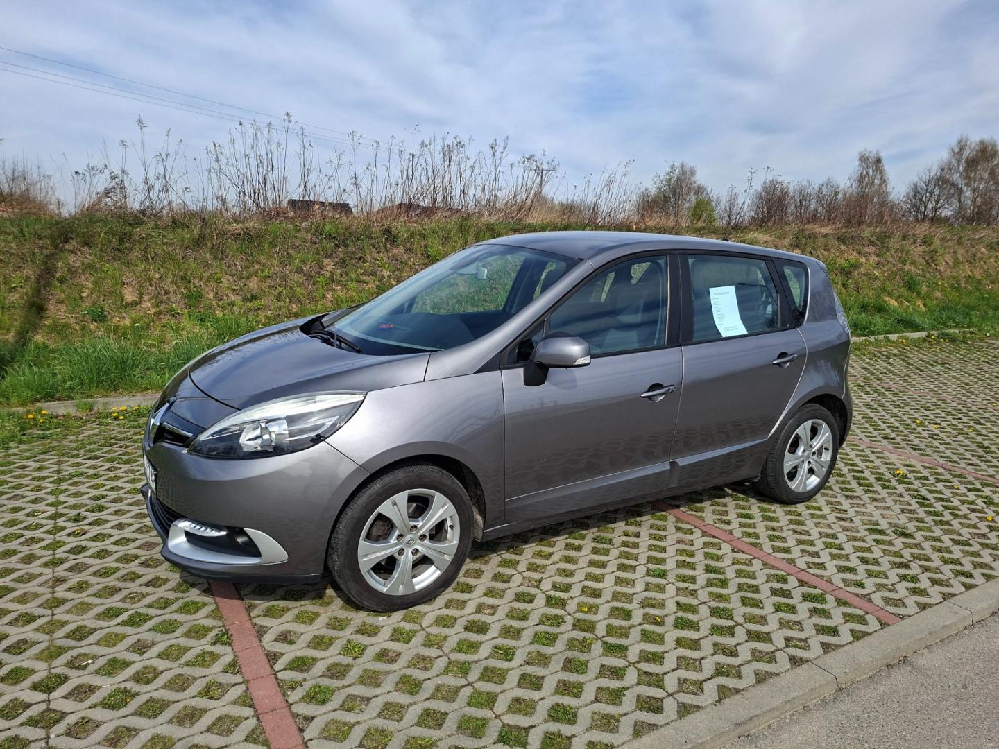 Sprzedam Renault Scenic 1.2 benzyna 2013 rok