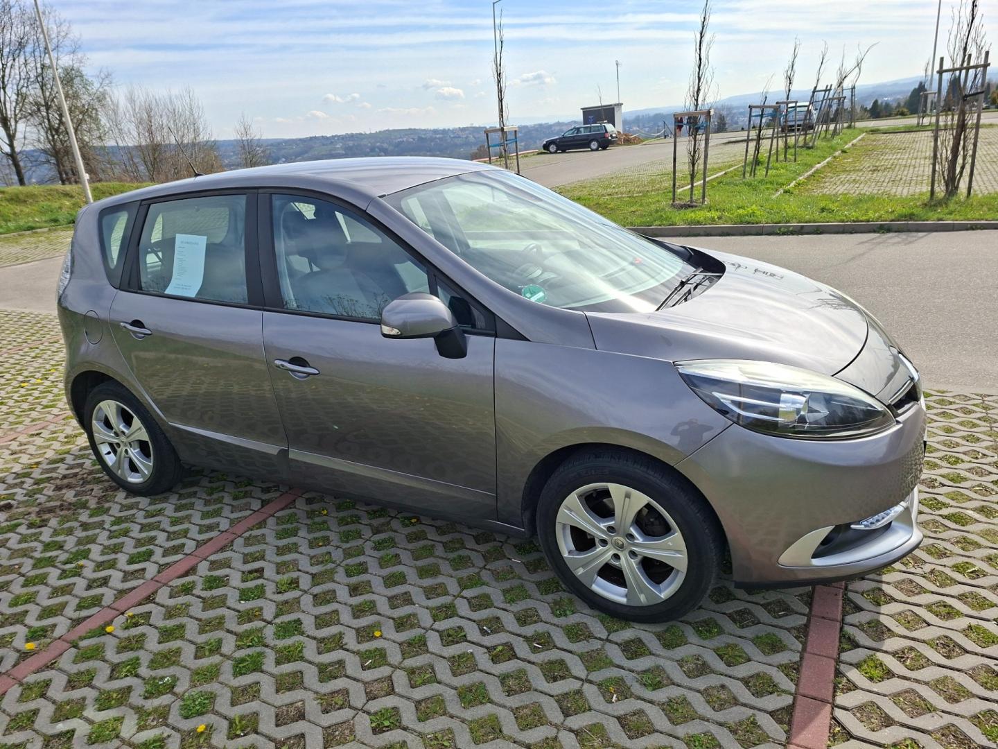Sprzedam Renault Scenic 1.2 benzyna 2013 rok
