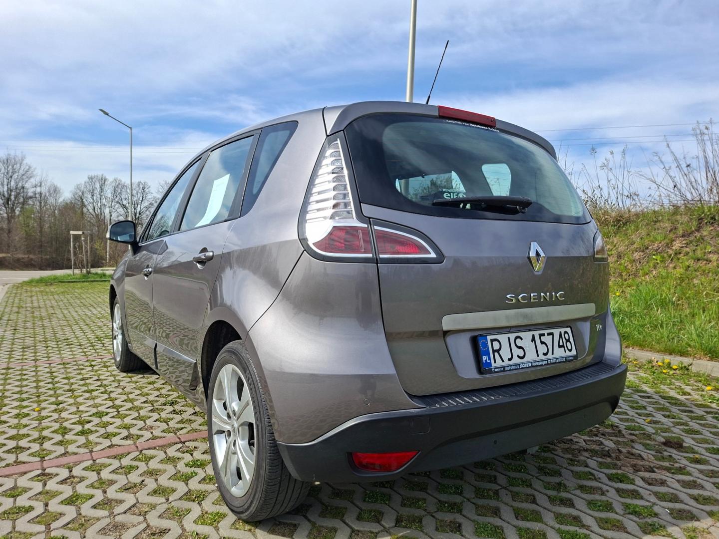Sprzedam Renault Scenic 1.2 benzyna 2013 rok