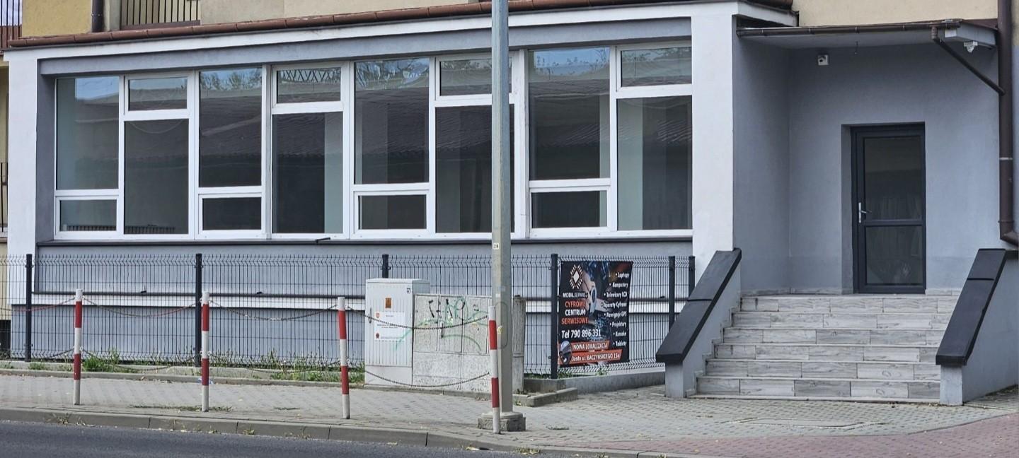 Lokal handlowo-usługowy - 260 m2 - WYNAJMĘ