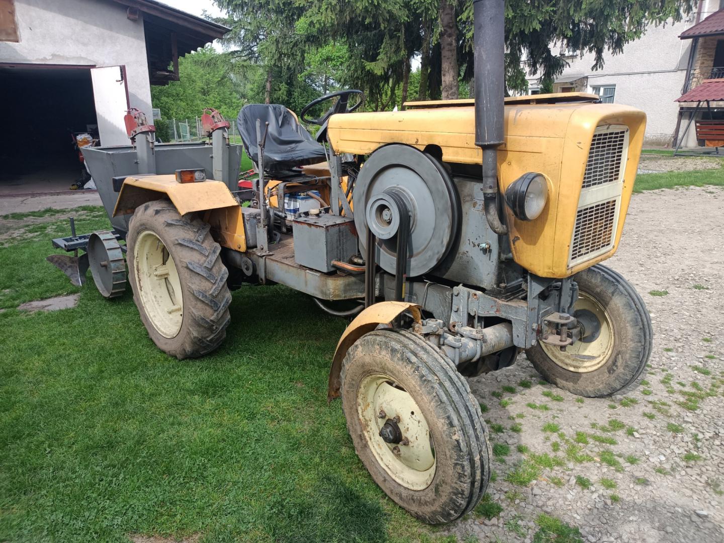 ciągnik rolniczy es 18