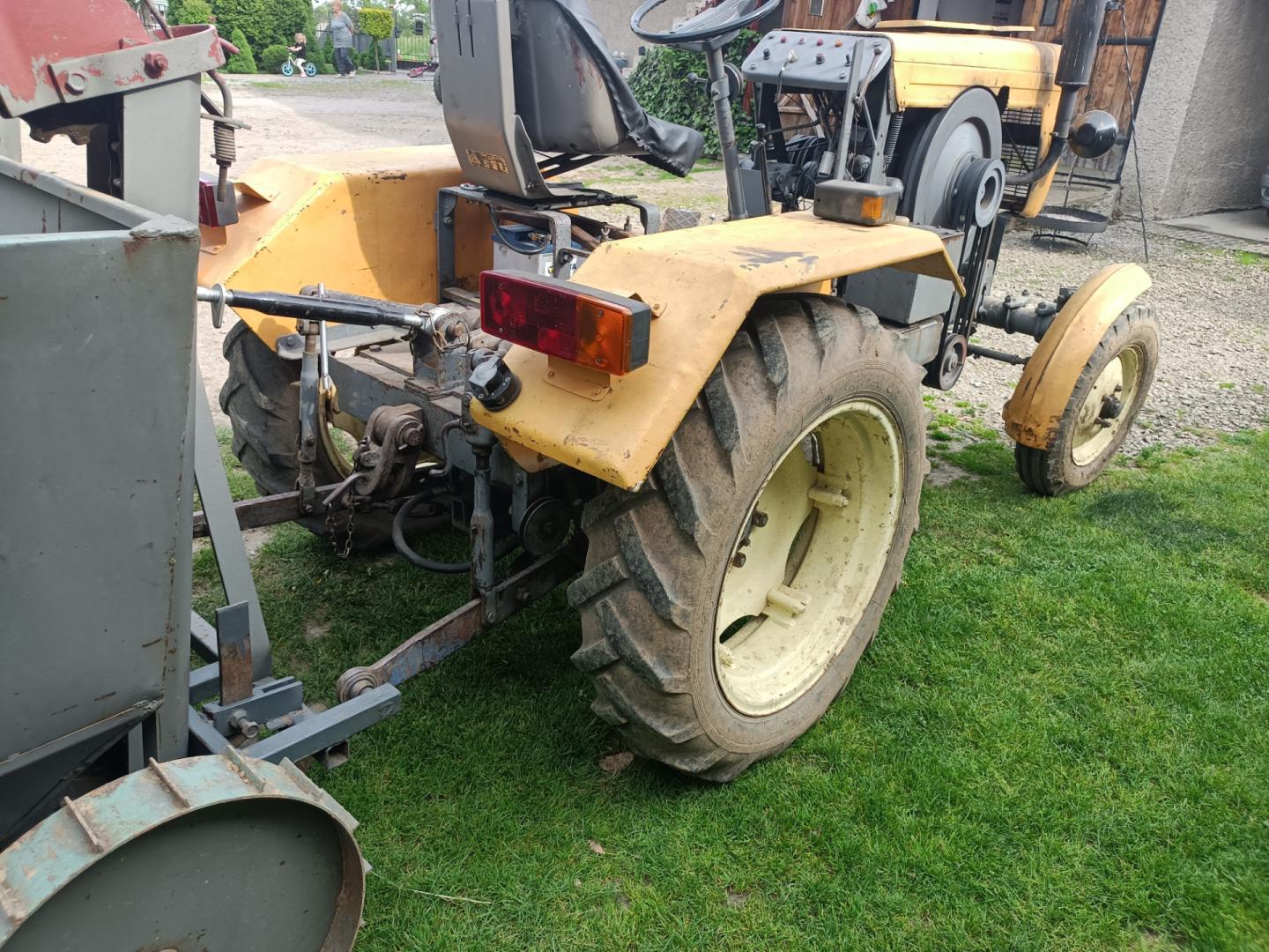 ciągnik rolniczy es 18