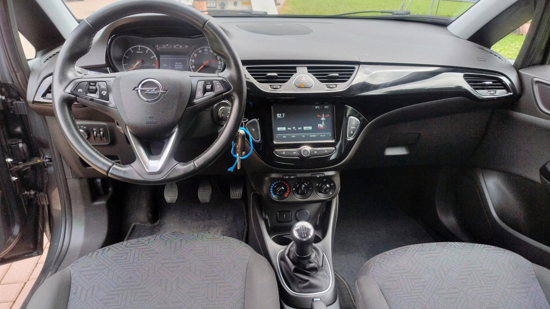 opel corsa E 1,4 benzyna 2018r