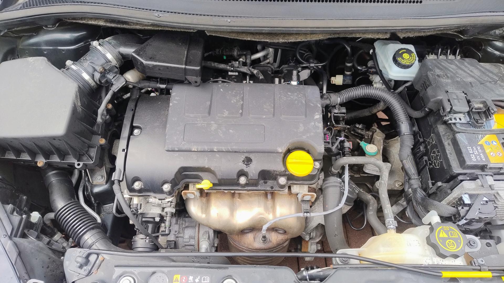 opel corsa E 1,4 benzyna 2018r