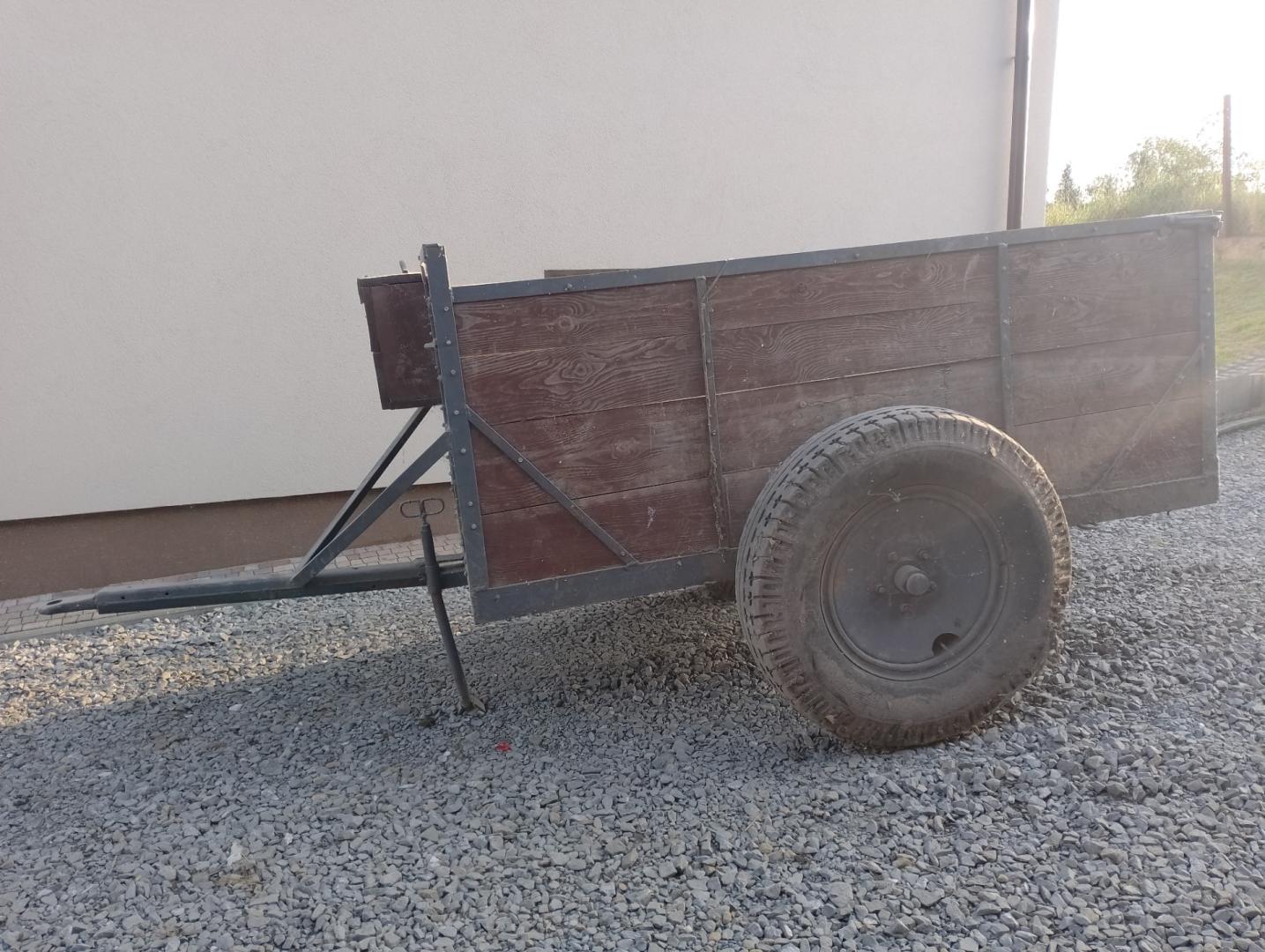 Przyczepa, dwukołówka do traktora
