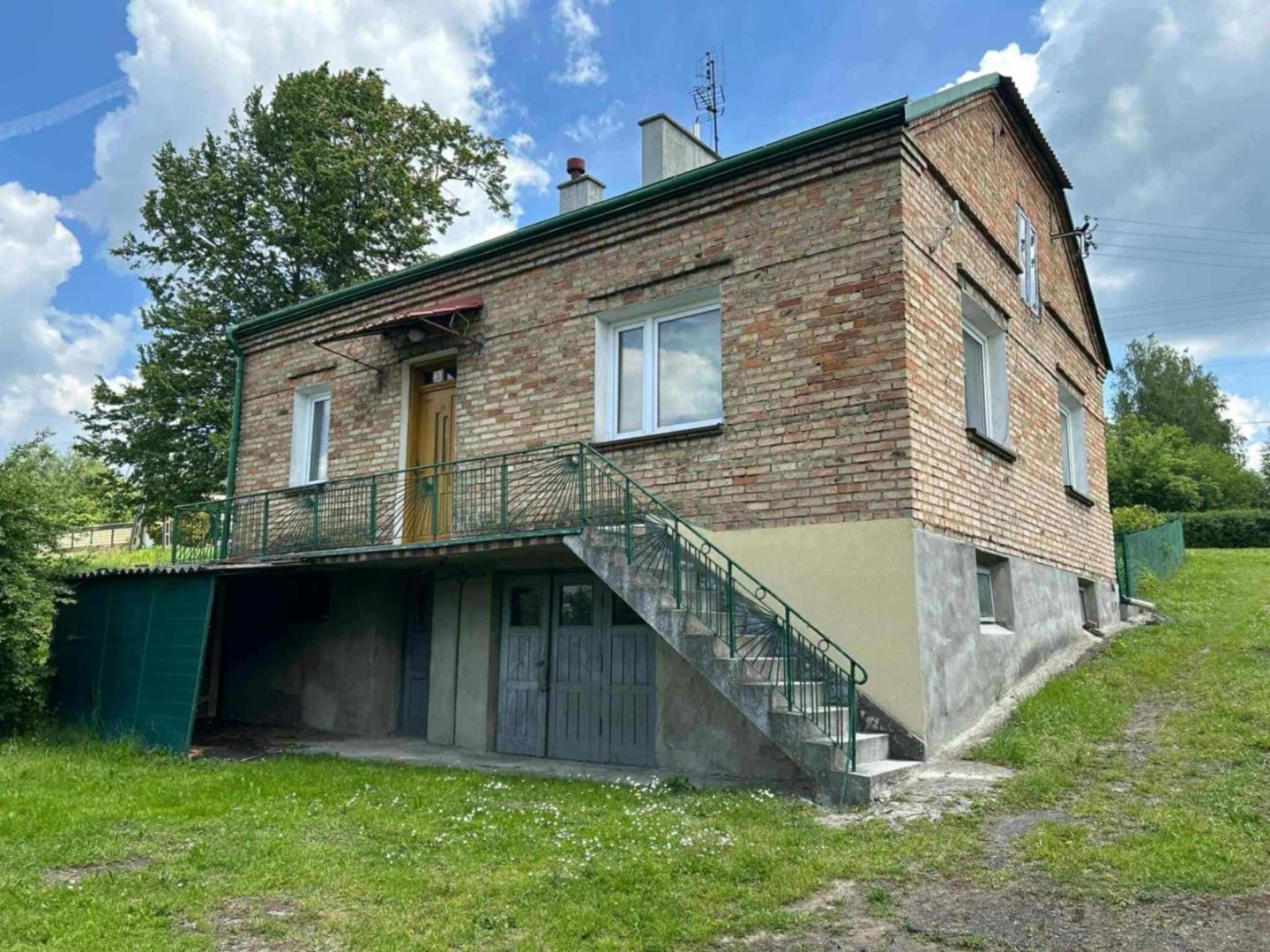 Dom murowany w miejscowości Łężyny