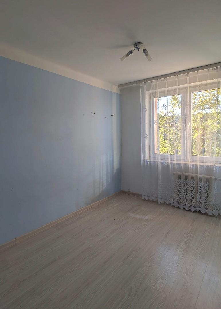 Sprzedam mieszkanie 3 pokoje z balkonem.