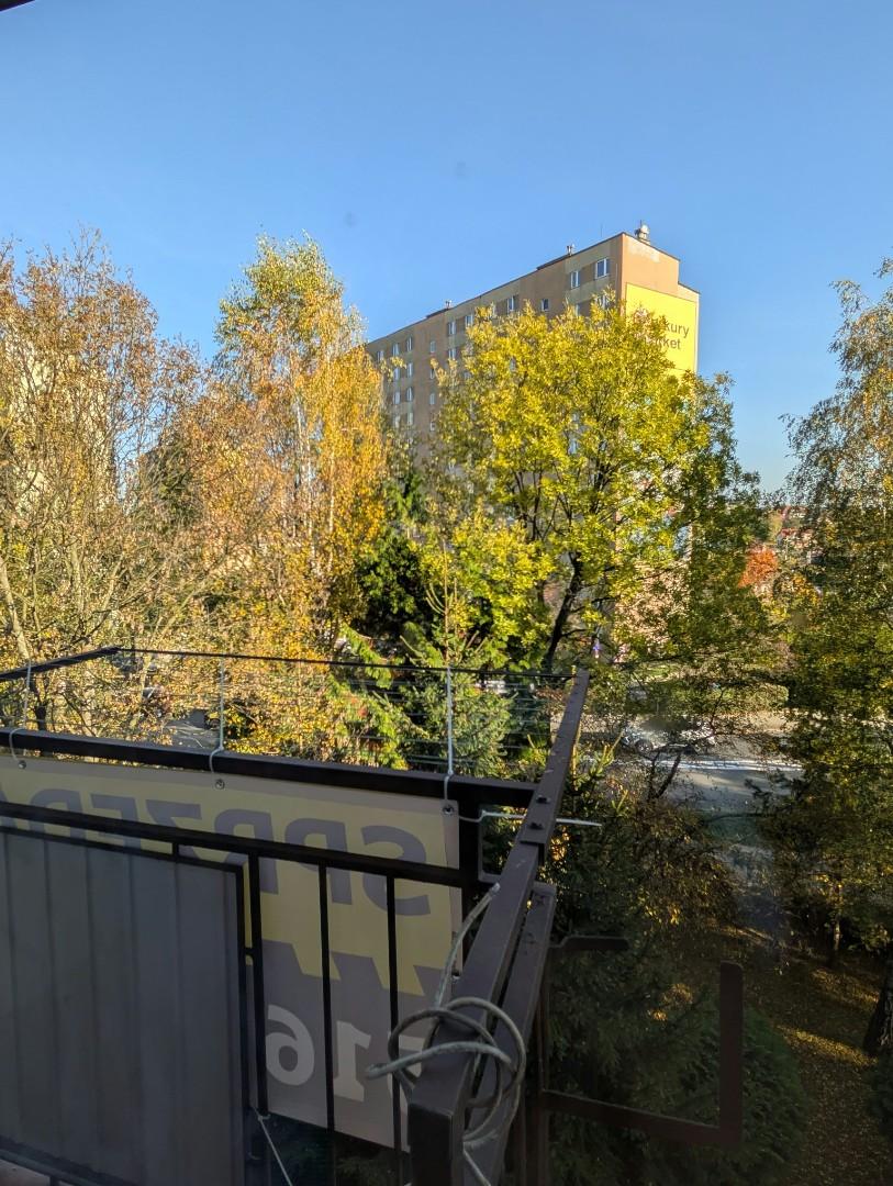 Sprzedam mieszkanie 3 pokoje z balkonem.
