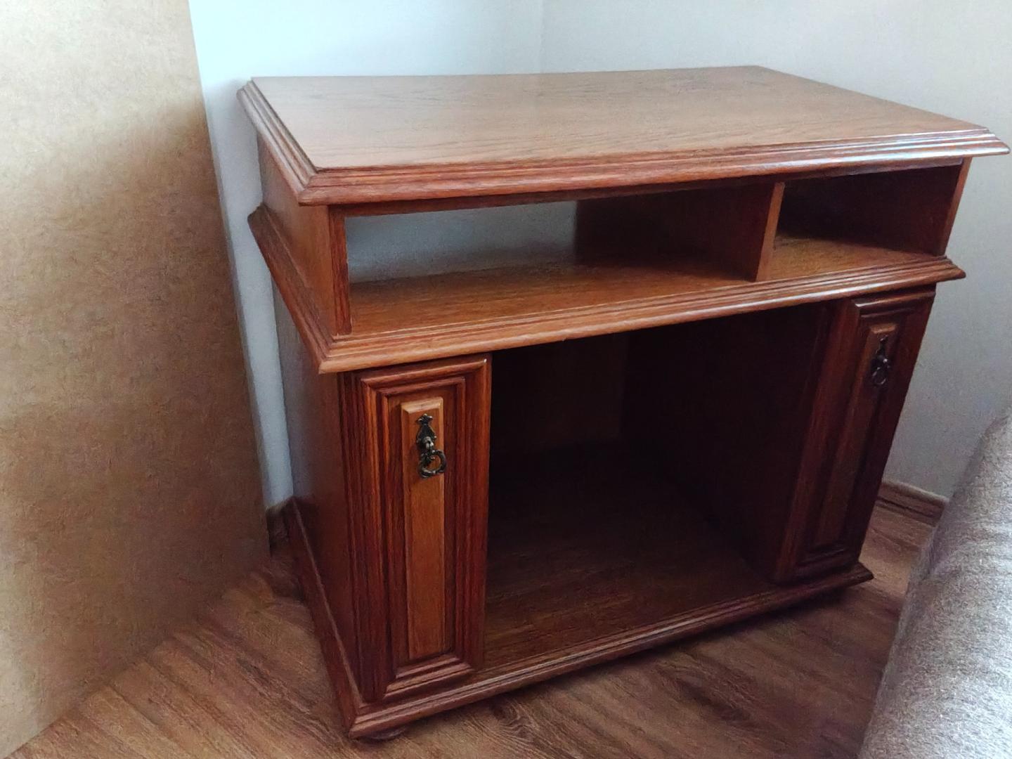 Stolik dębowy pod telewizor