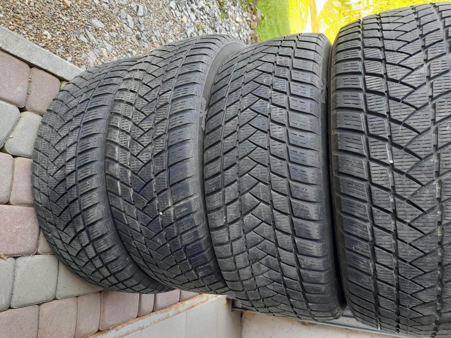 Opony Zimowe 235/65 R17