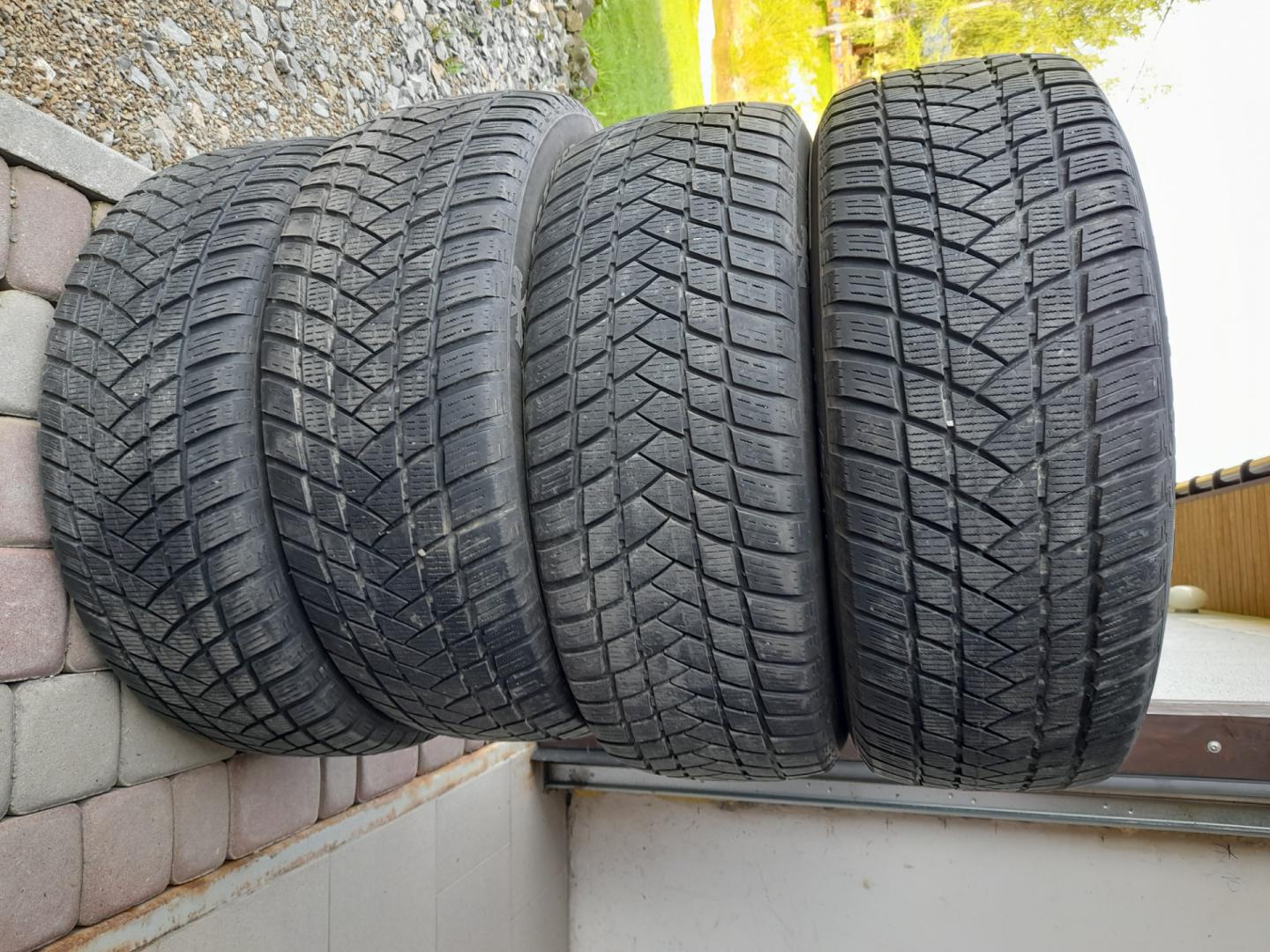 Opony Zimowe 235/65 R17