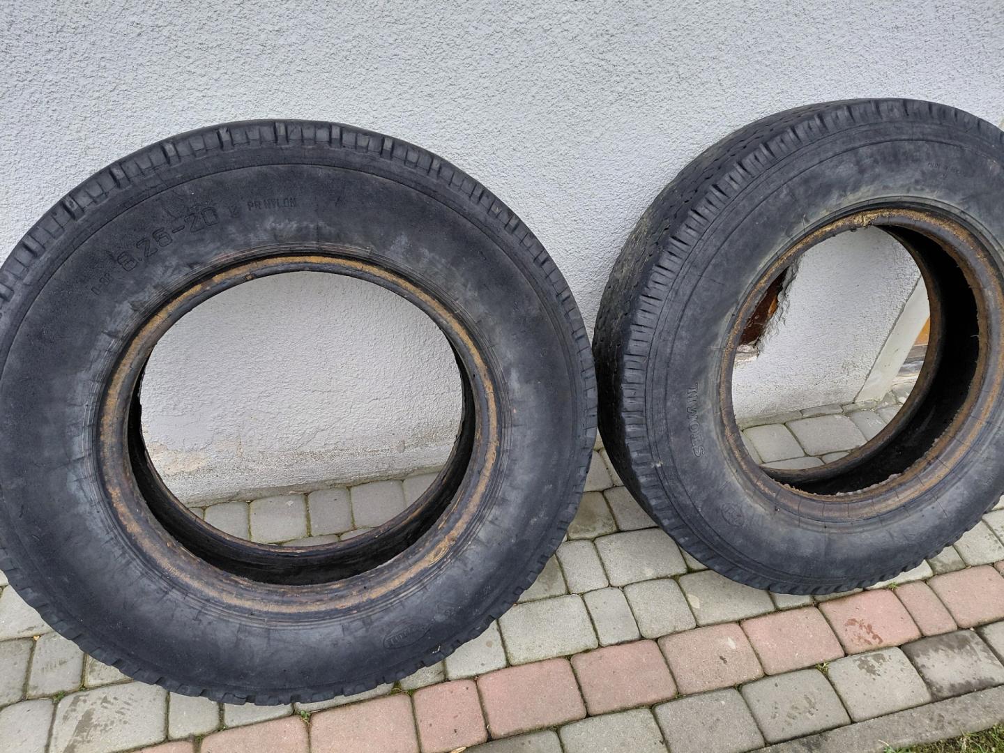 Opona 8.25 r20