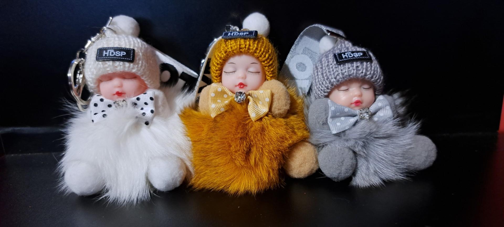 Brelok - śpiący bobas