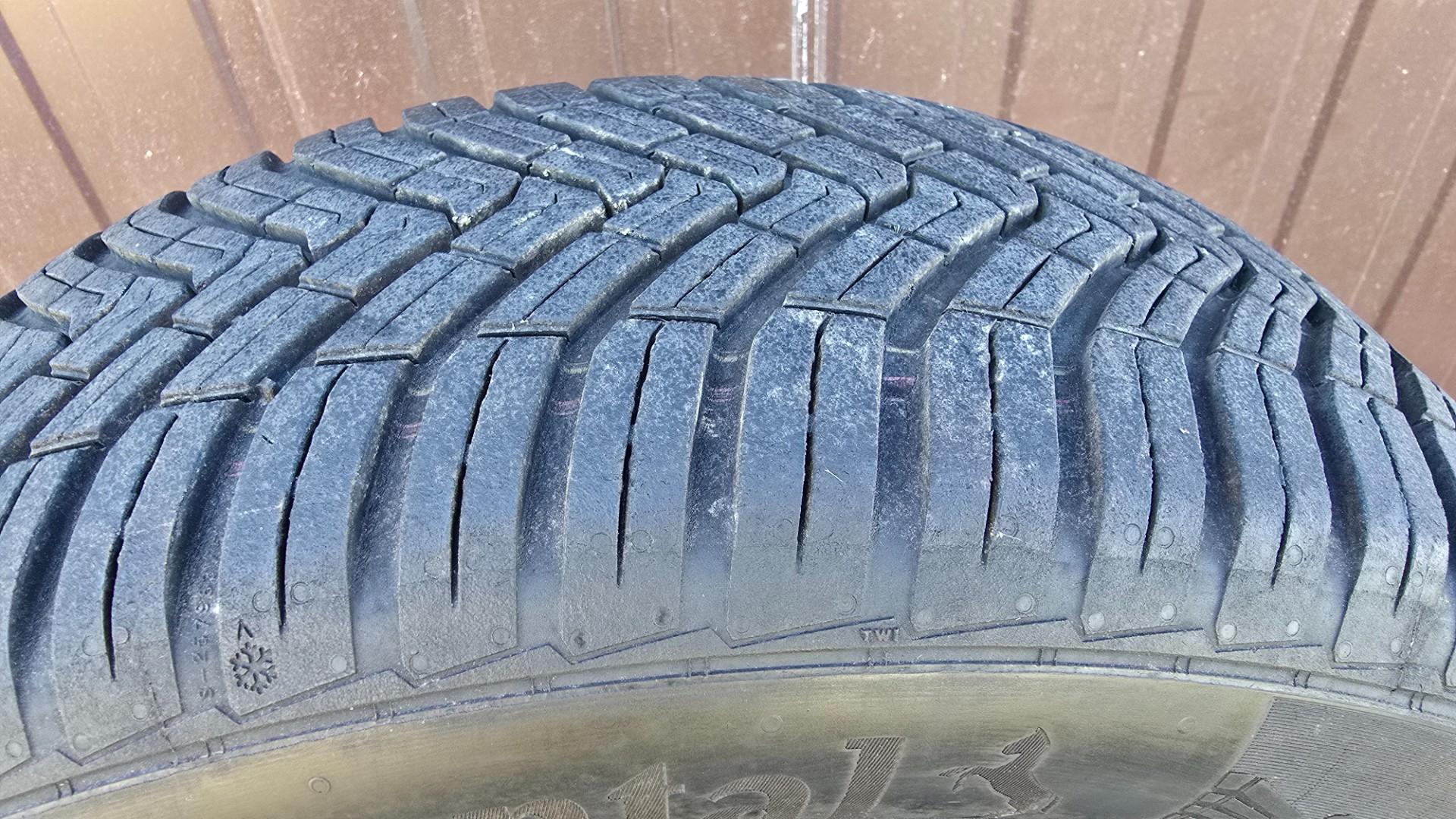 Opony All Season Continental 195/65R15 DOT 21   2 sztuki