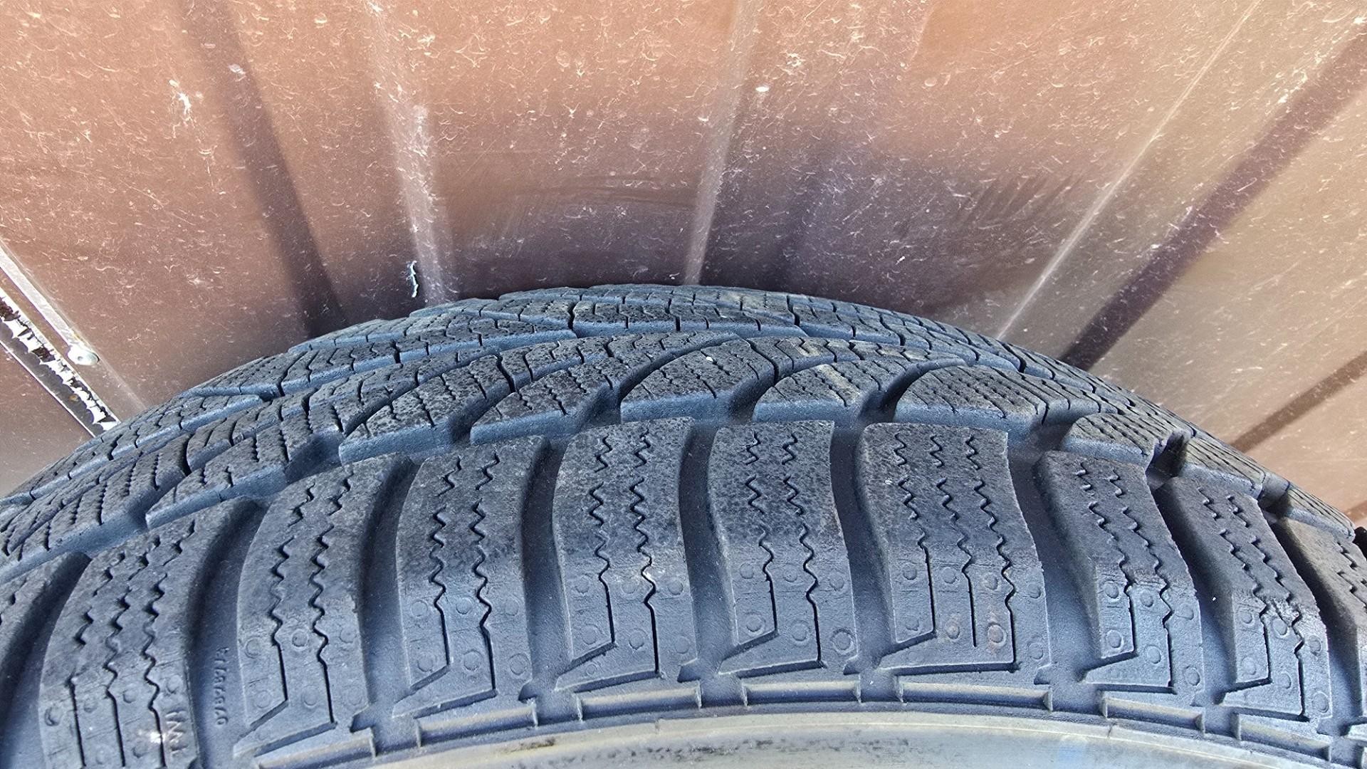 Opony zimowe Paxaro 185/65R15 DOT 22
