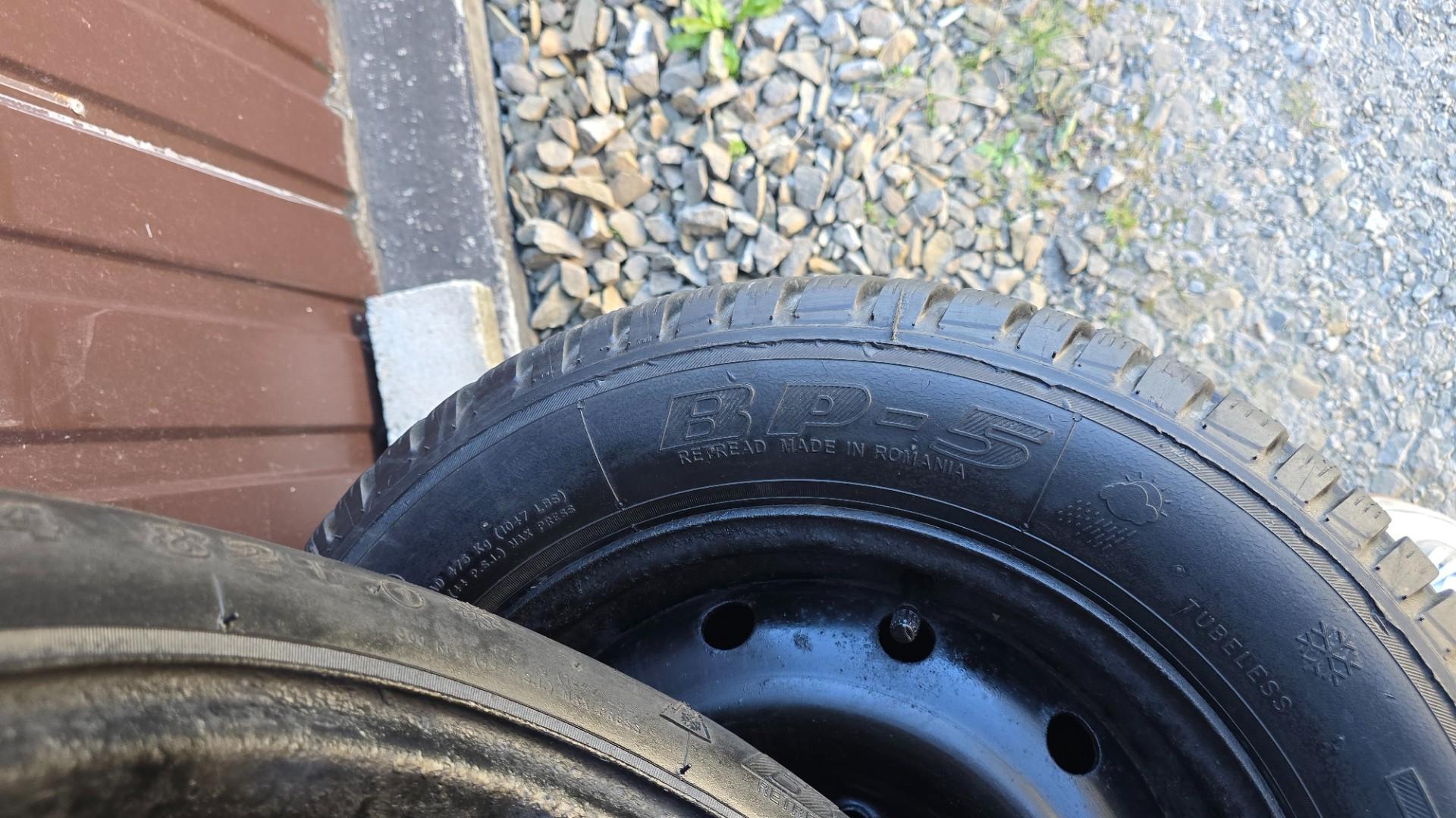 Komplet 4 szt, opon zimowych z felgami PNEUS BP-5 Rozmiar 175/65R14