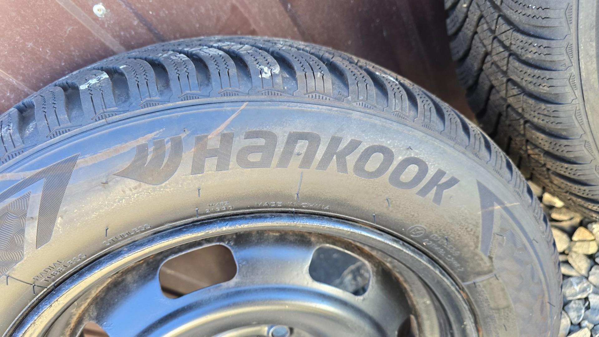 Opony zimowe na felgach 2 szt,. Hankook i 2 szt. Firestone 185/65R15