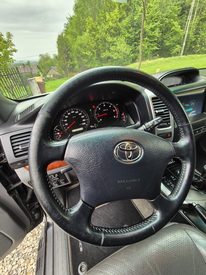 Toyota Land Cruiser -pPolski salon