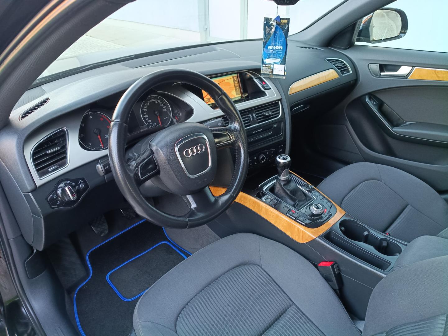 Audi a4 B8 Bi-xenon,Navi