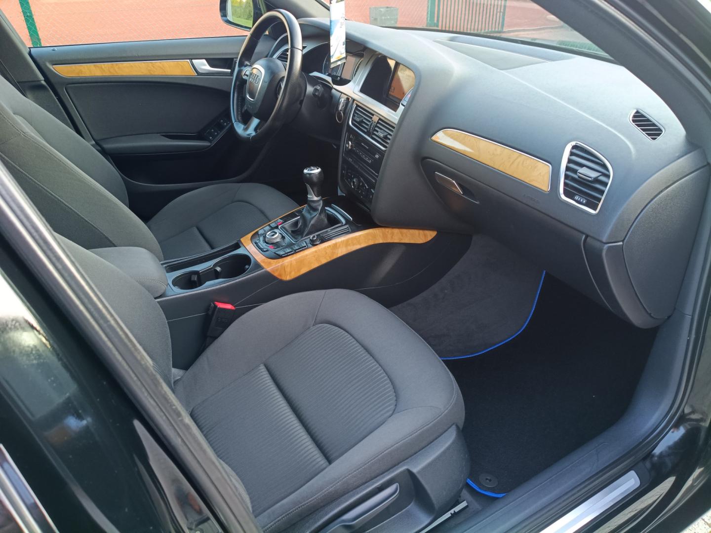 Audi a4 B8 Bi-xenon,Navi