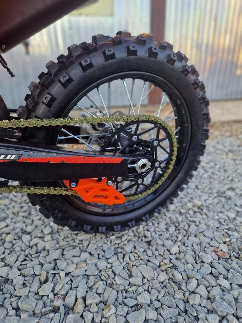 Diabolini X8 300 CC e-starter, chłodzony powietrzem, 22 KM
