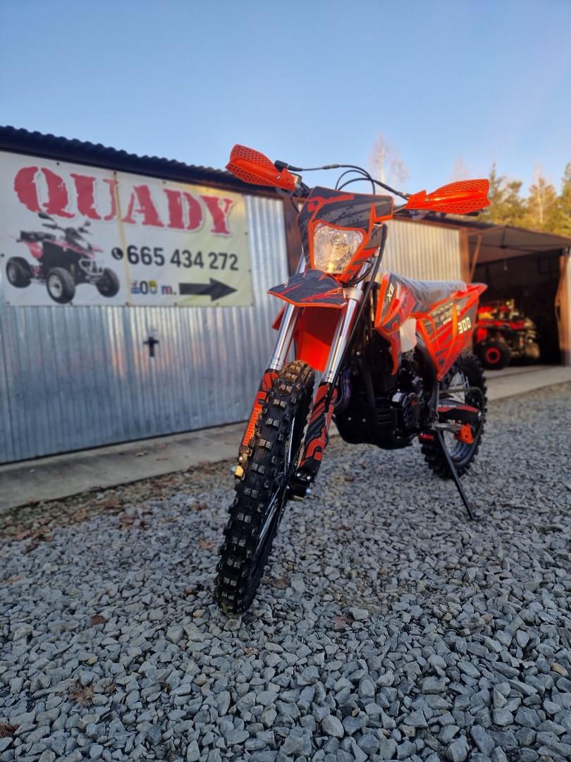 Diabolini X8 300 CC e-starter, chłodzony powietrzem, 22 KM