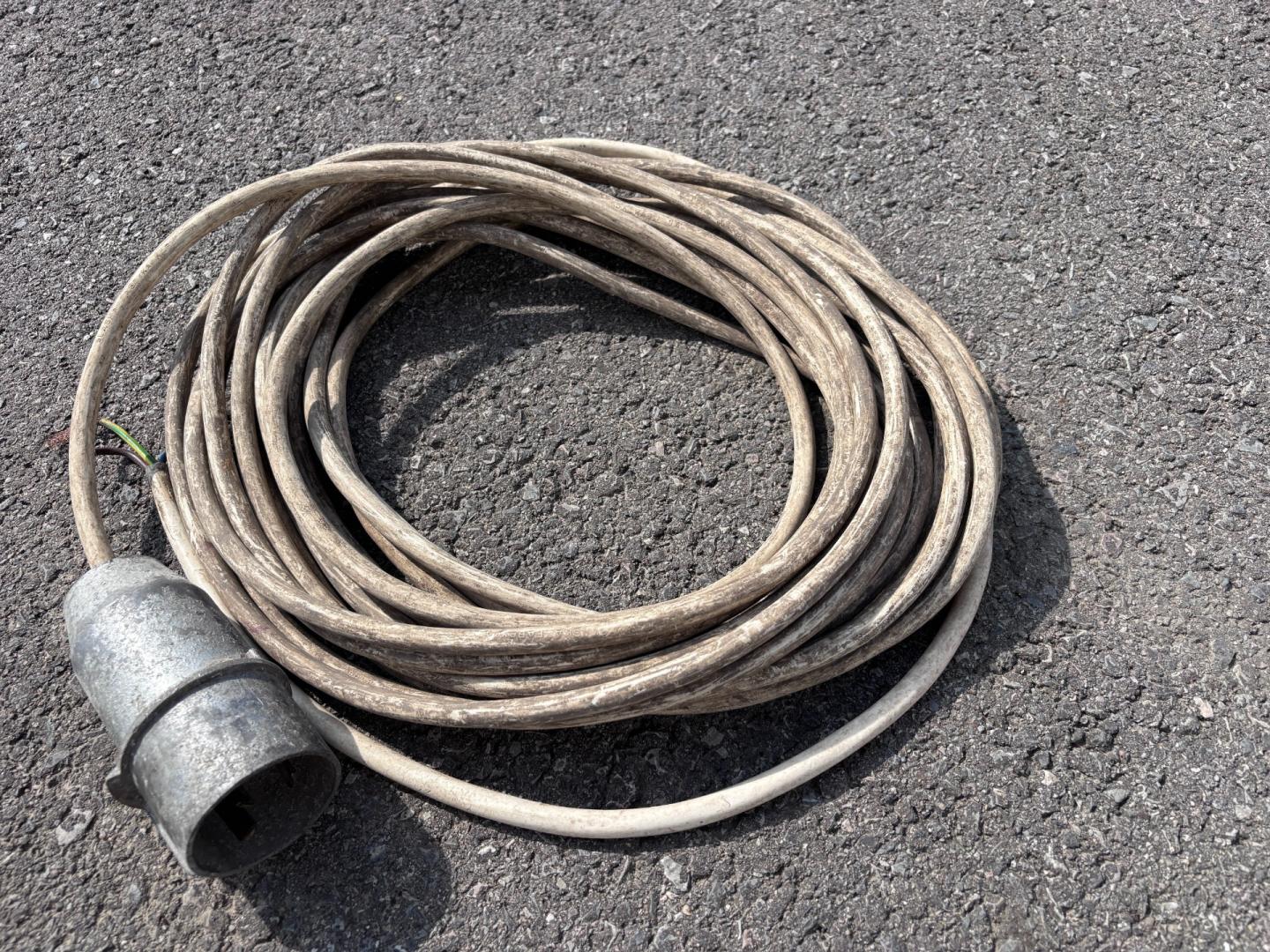 Przewód 3 żyłowy 2.5 mm 14 metrów