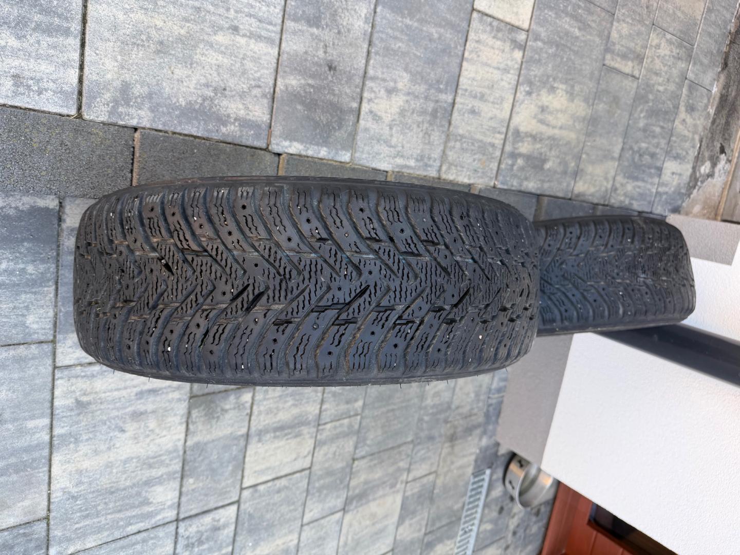 Opony zimowe Nokian Hakkapeliitta 8 205/60/16
