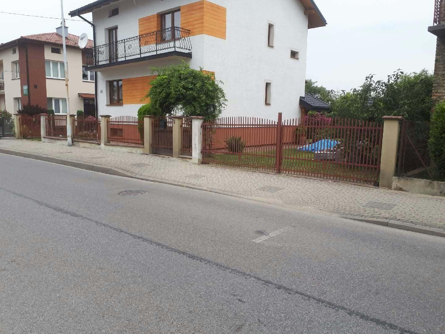Sprzedam ogrodzenie z blachy giętej, kątownik -ok.18 m