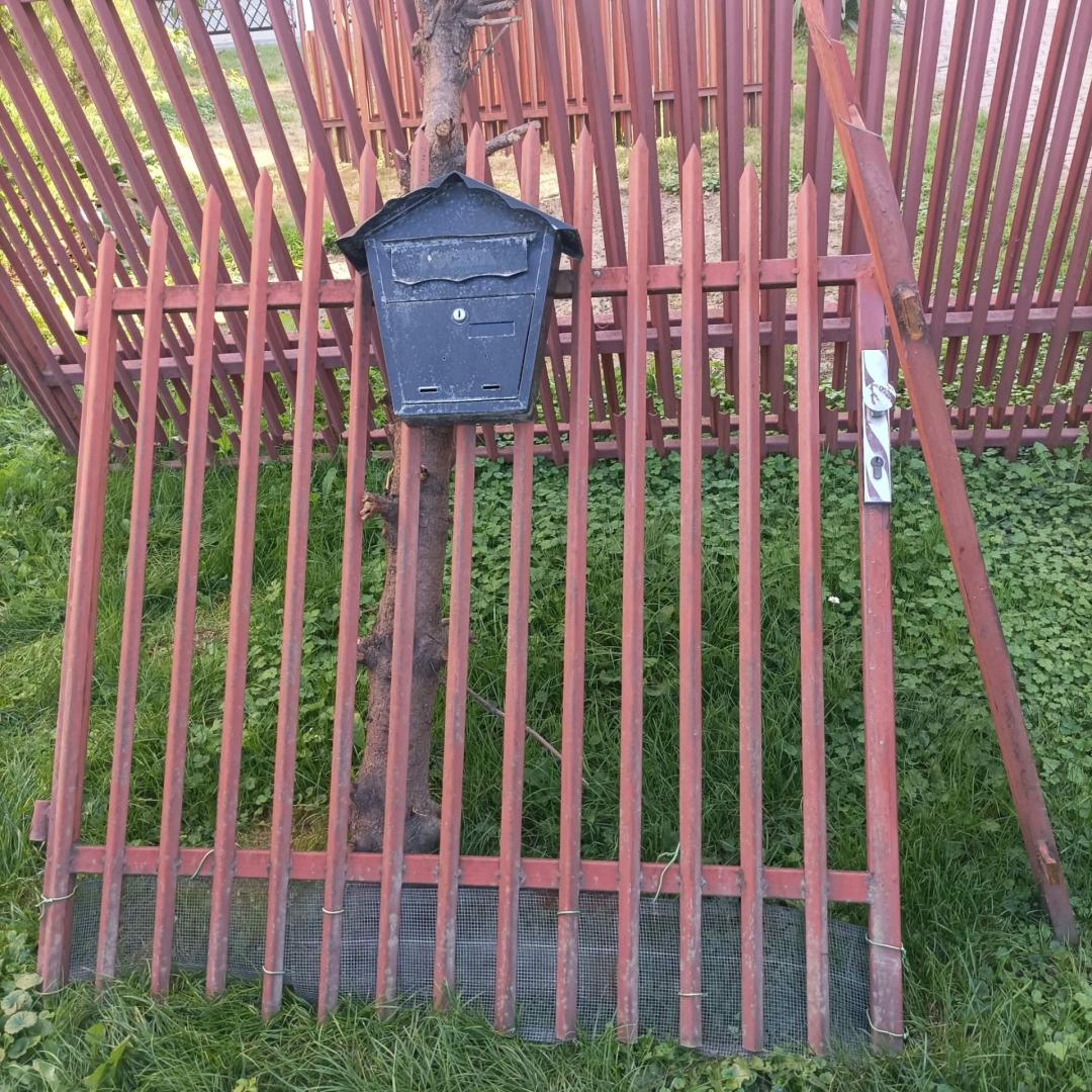 Sprzedam ogrodzenie z blachy giętej, kątownik -ok.18 m