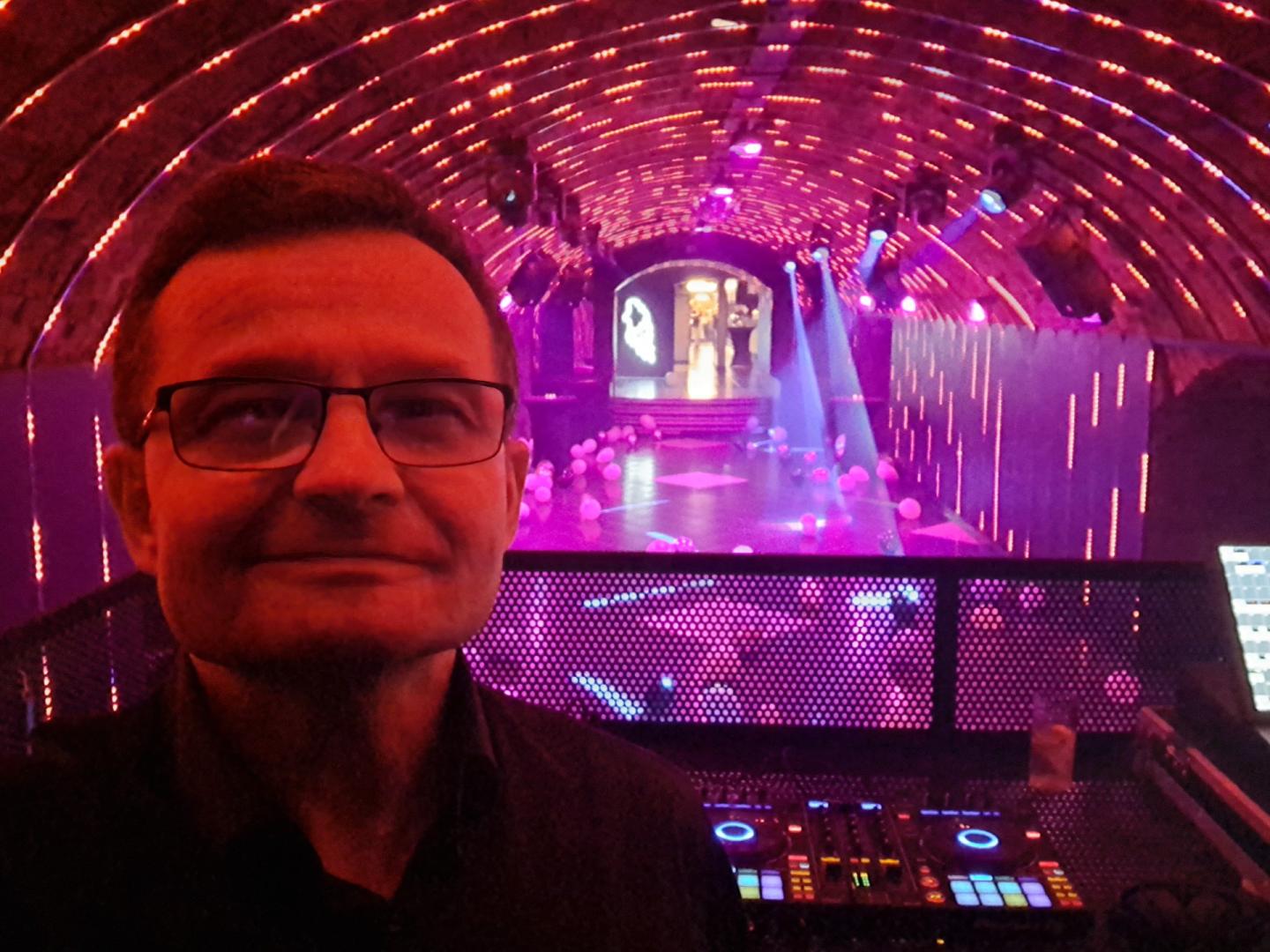 DJ na urodziny, rocznice, imprezy firmowe, poprawiny, wesela