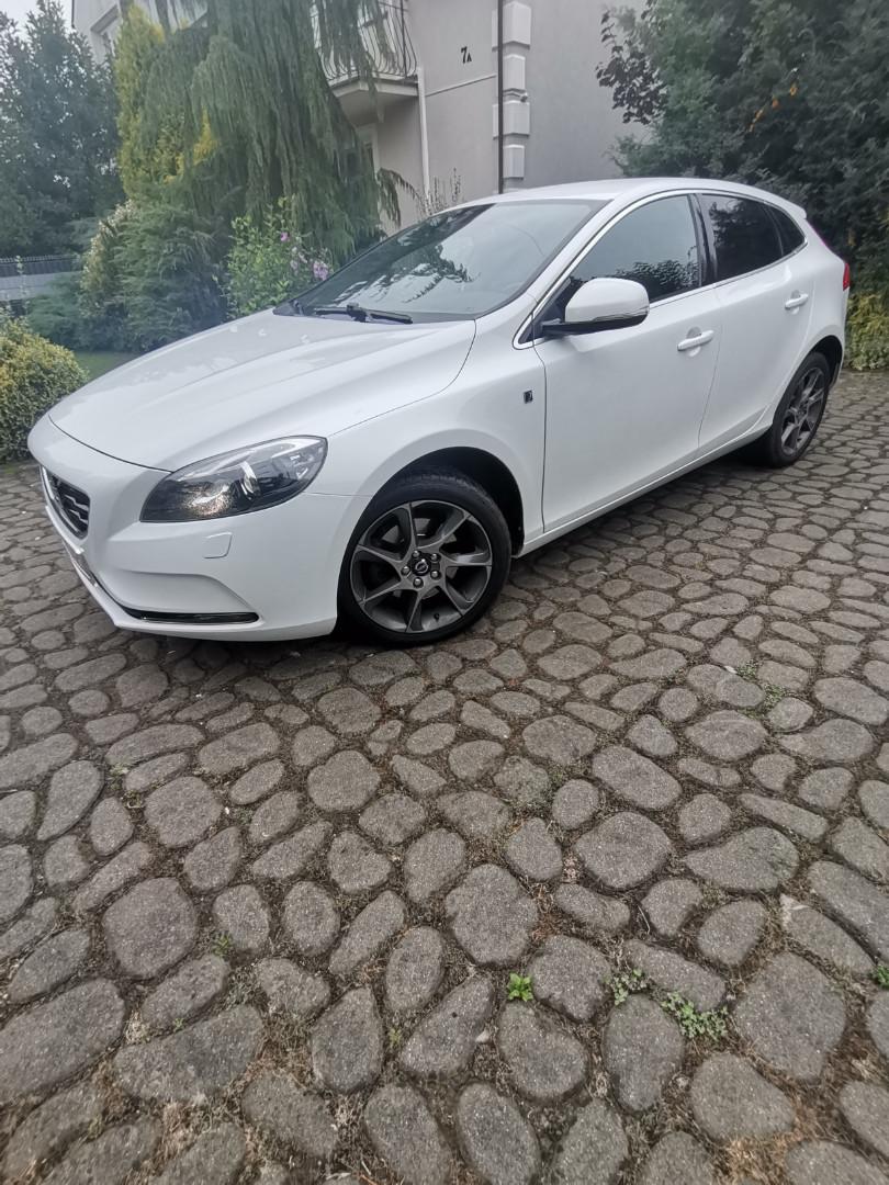 volvo v40  ocean race
