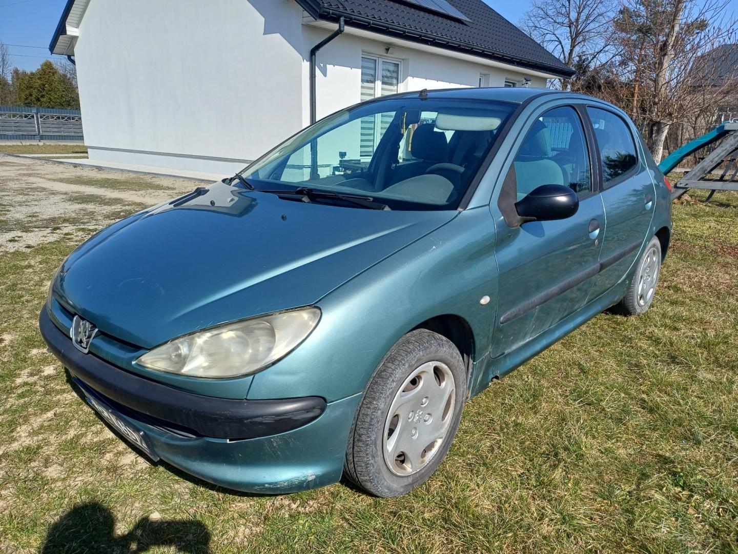 Zielony Peugeot 206
