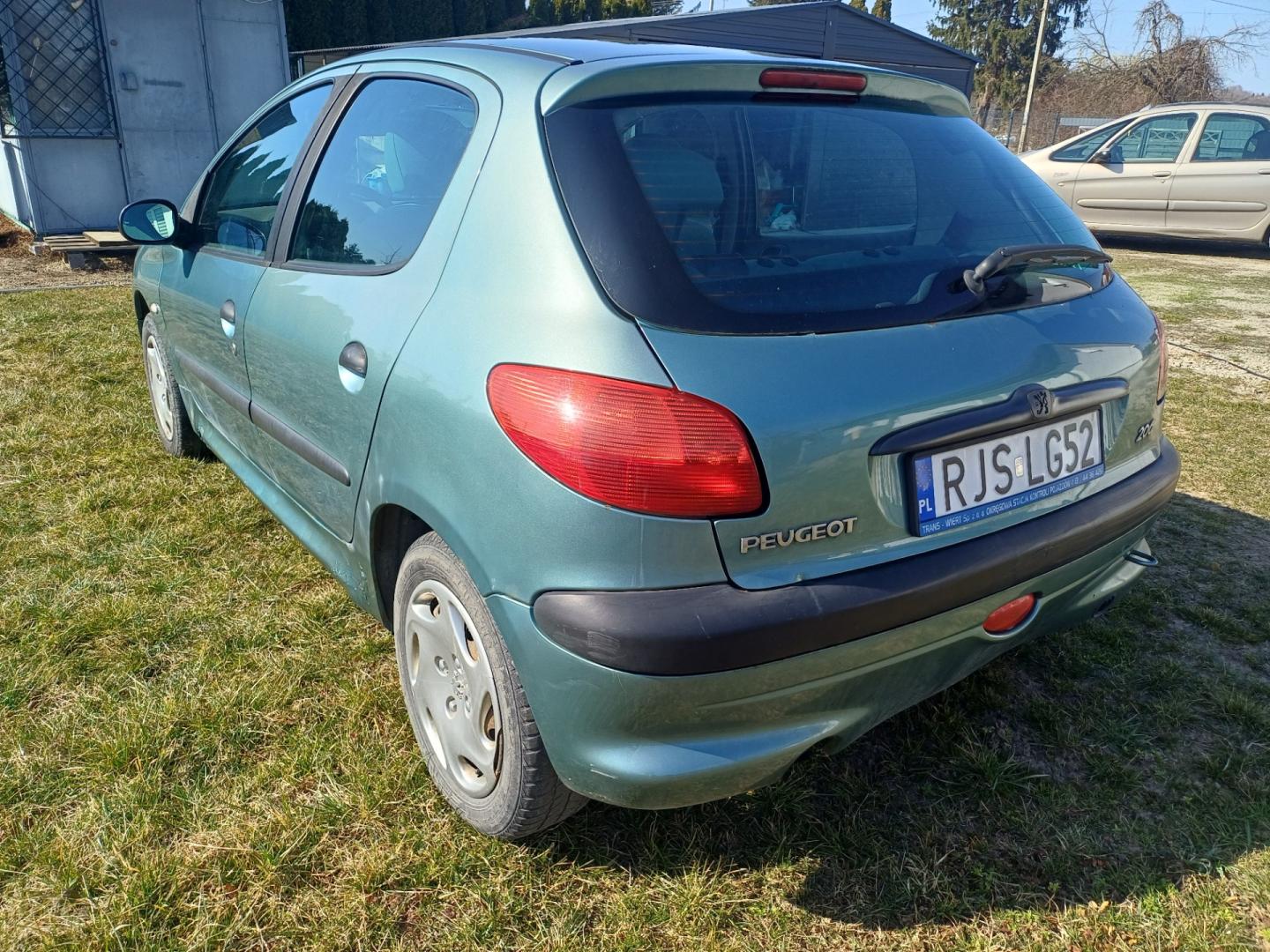 Zielony Peugeot 206