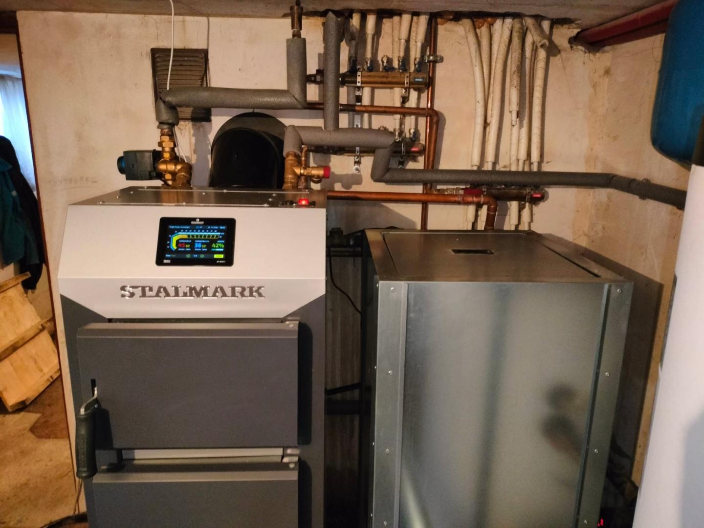 Ogrzewanie podłogowe, instalacje wodno-kanalizacyjne.