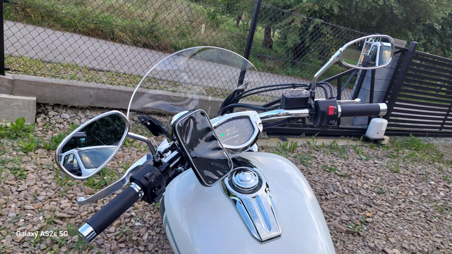 yamaha xvs1300 stryker biały