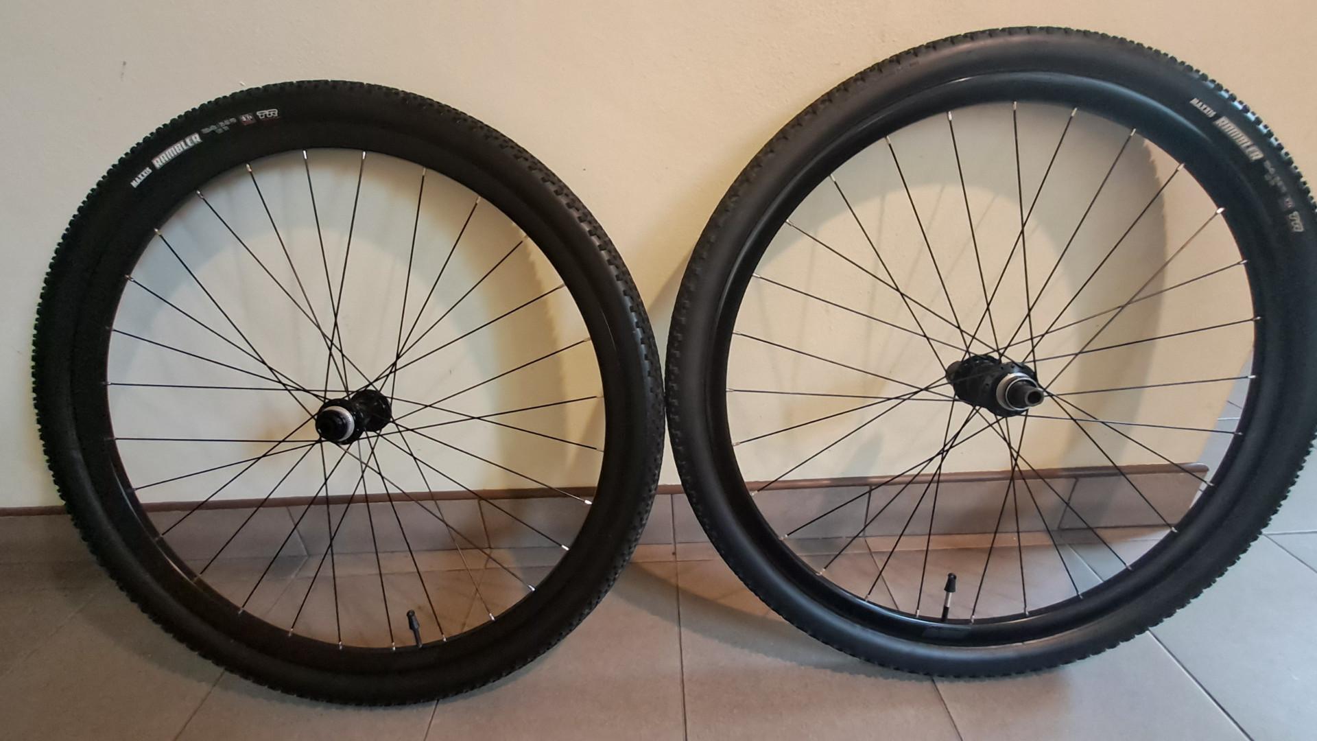 Sprzedam komplet kół rowerowych MERIDA