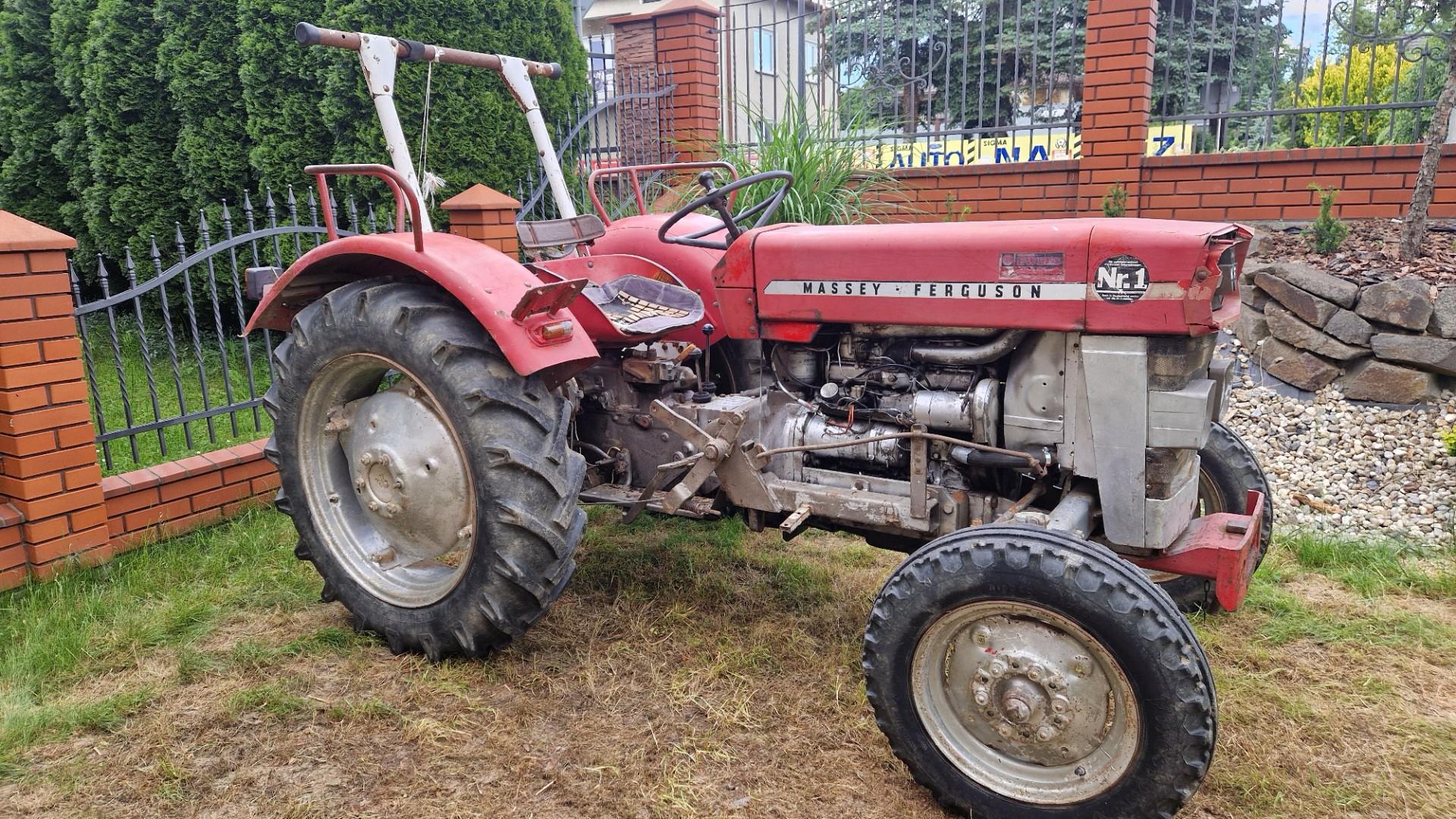 Traktor Massey Ferguson 130