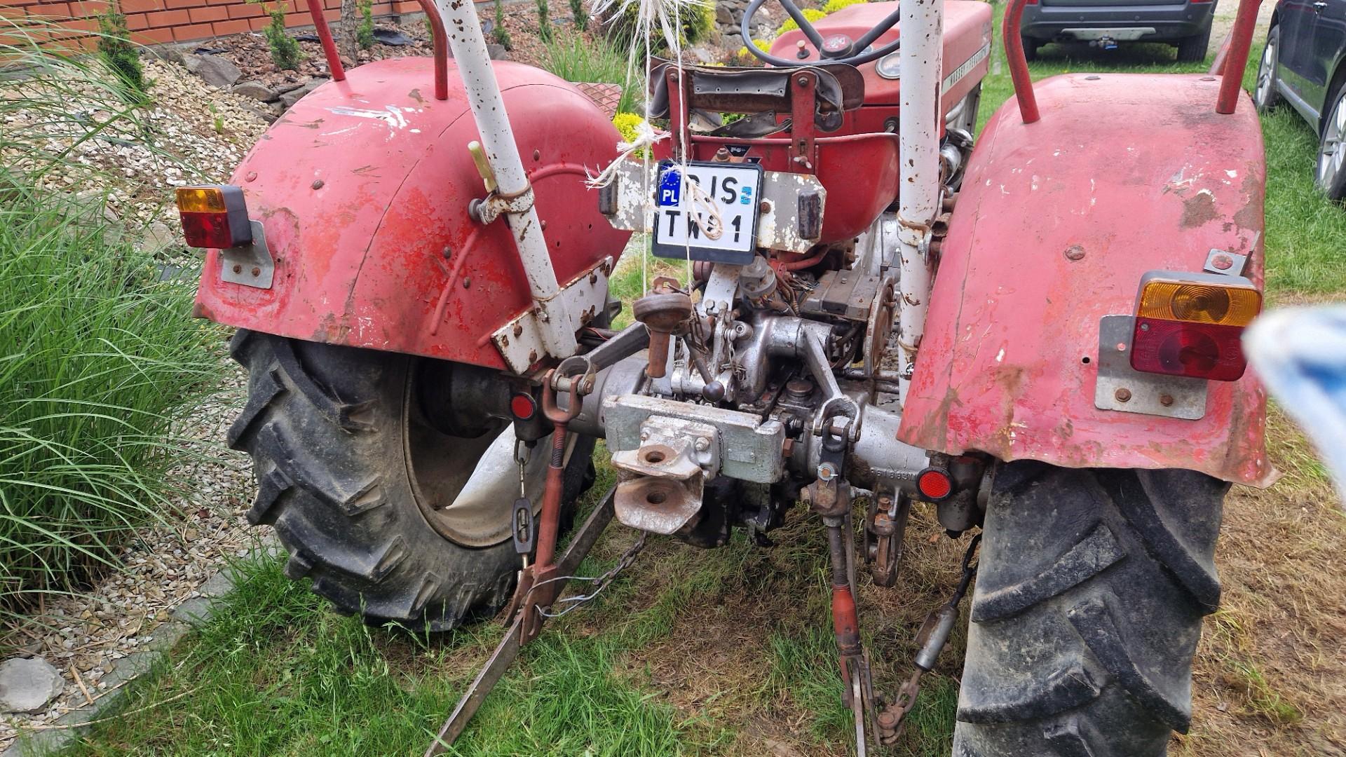 Traktor Massey Ferguson 130