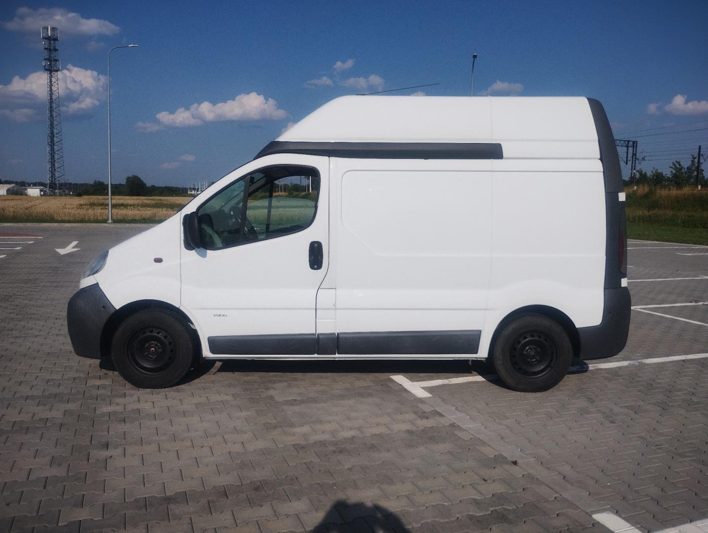 Opel Vivaro 1.9 CDTI 101km 2005 rok.
