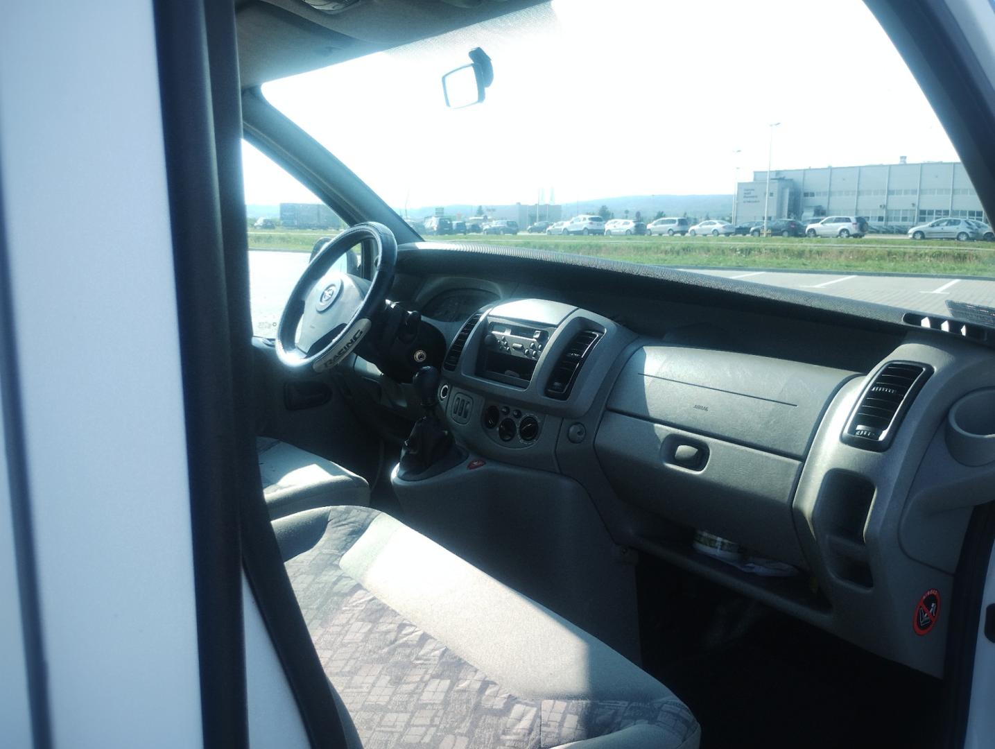 Opel Vivaro 1.9 CDTI 101km 2005 rok.