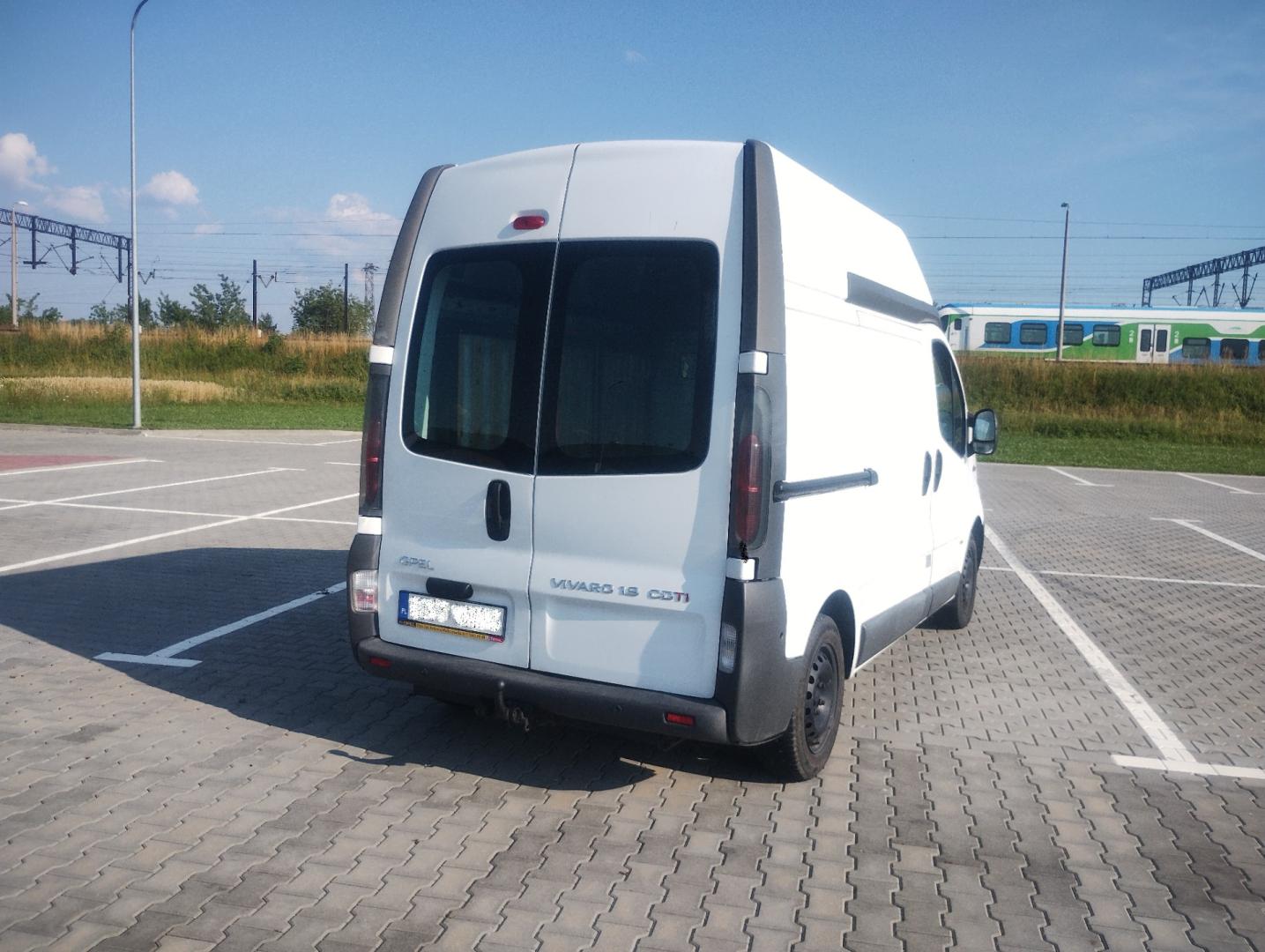 Opel Vivaro 1.9 CDTI 101km 2005 rok.
