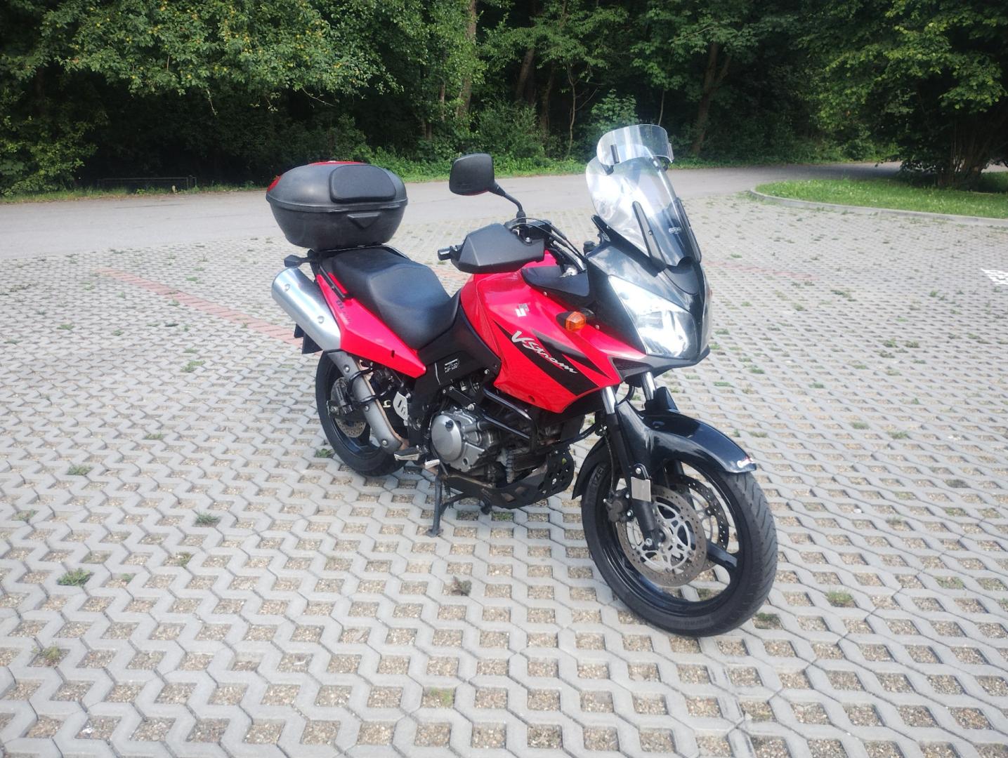 suzuki dl 650 v-strom  2005 rok.