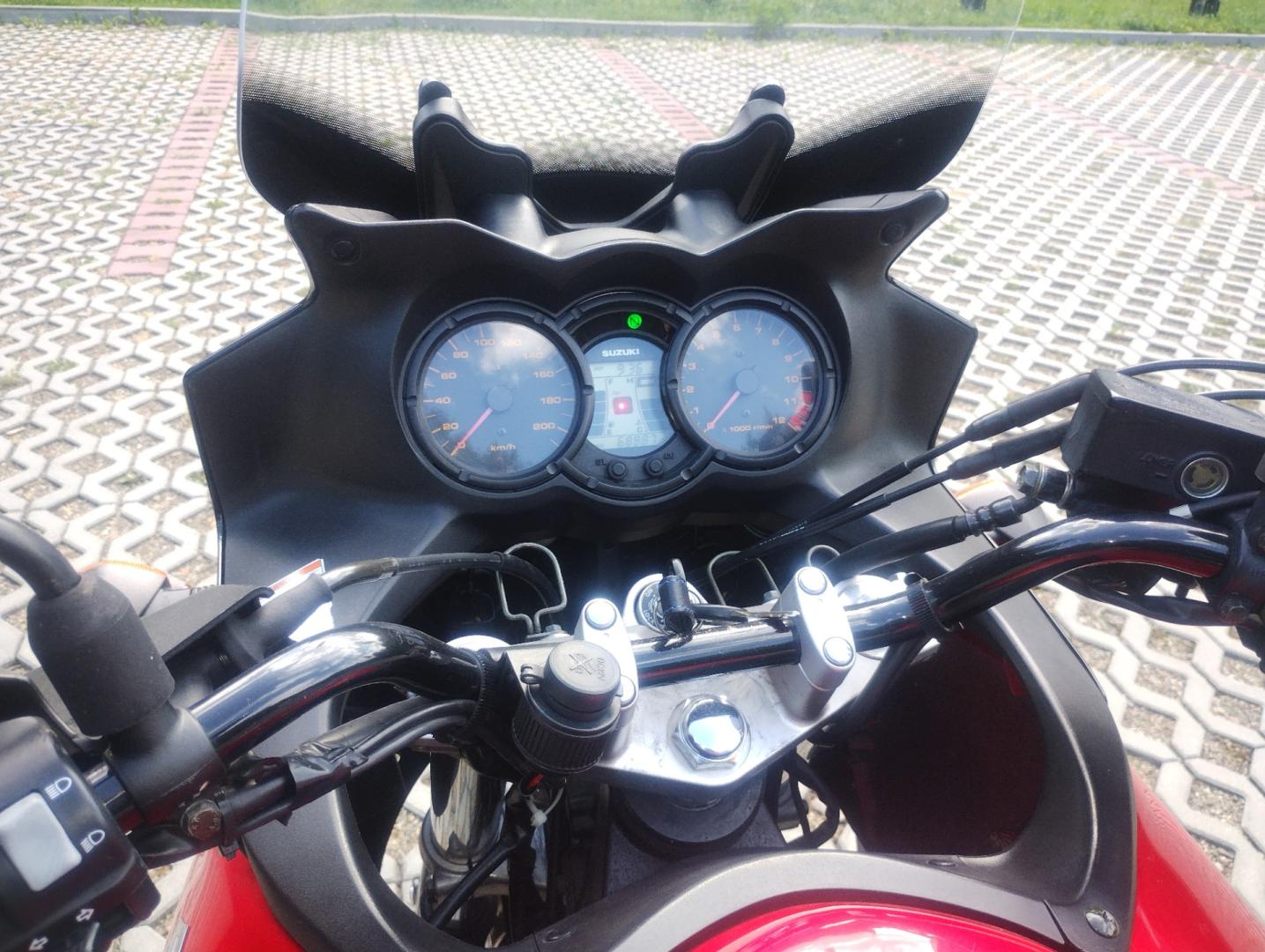 suzuki dl 650 v-strom  2005 rok.