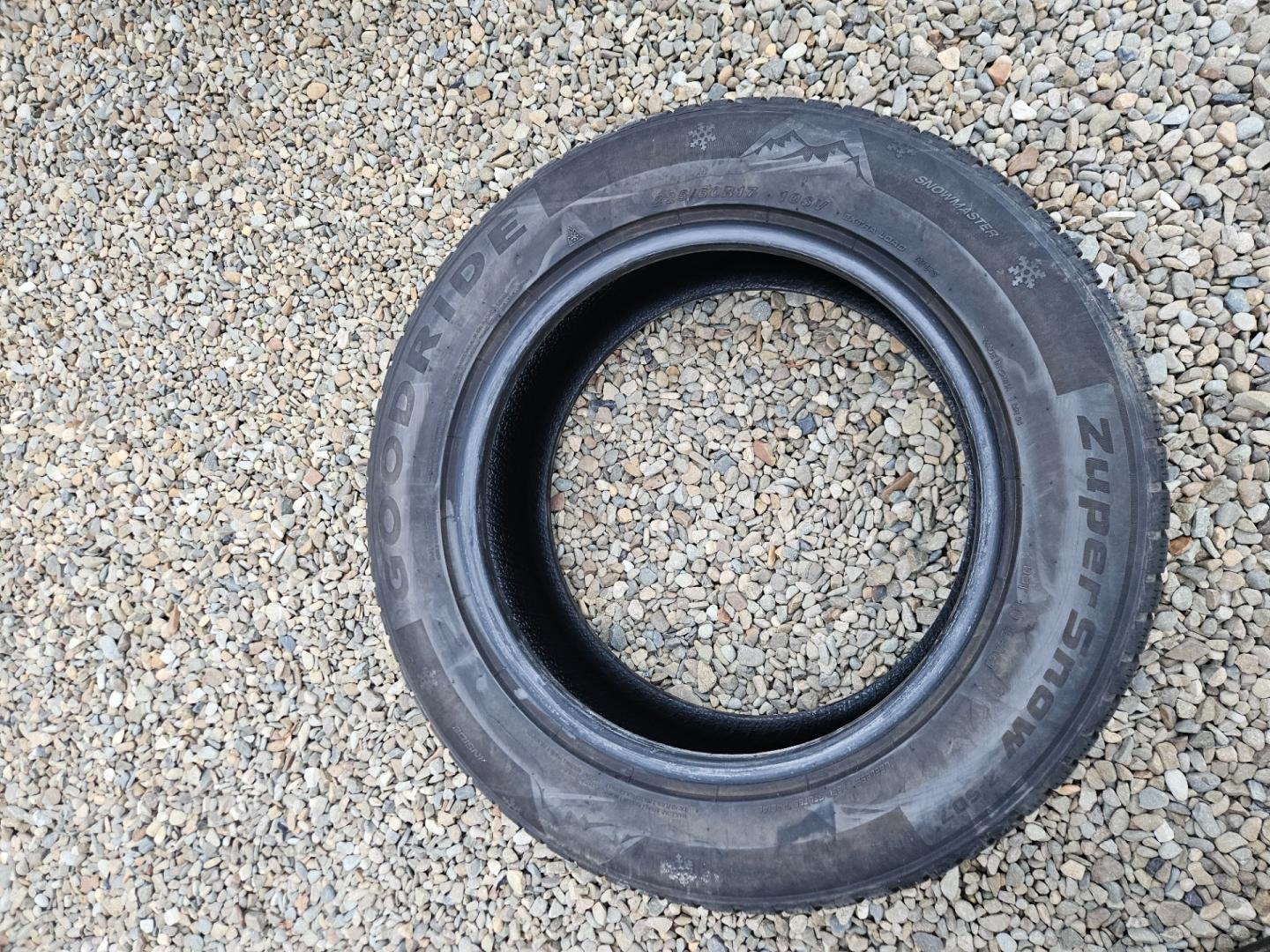 Opony zimowe 17 225 60 Goodride 6.7mm Ładne