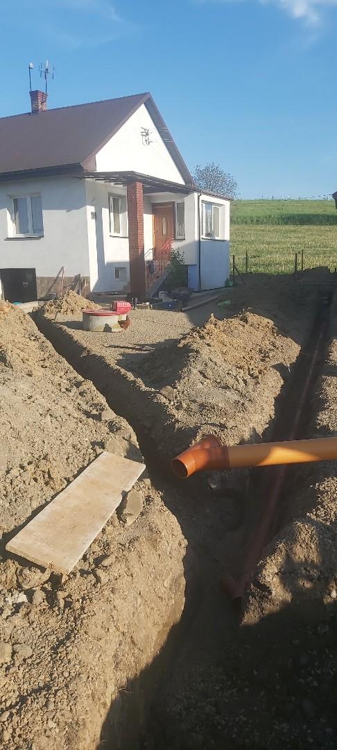 Usługi minikoparką 1.8  T i wywrotką do 3,5 T