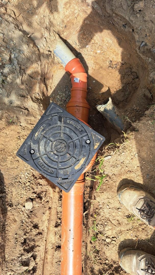 Usługi minikoparką 1.8  T i wywrotką do 3,5 T