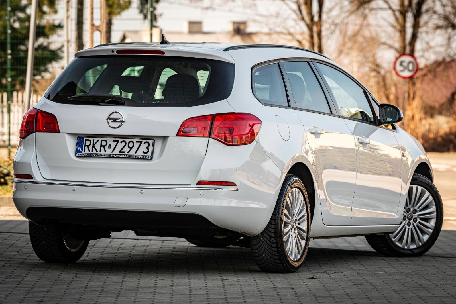 Opel Astra |  2015r. | benzyna | automat